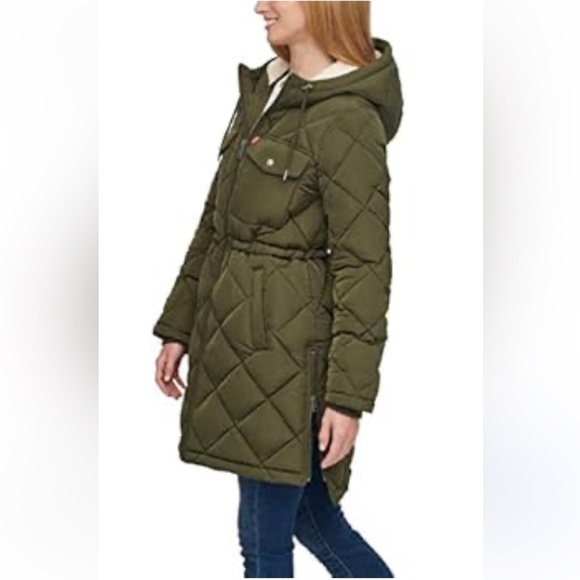 Levi's
Women's Hooded Anorak Puffer Coat - Picture 4 of 14